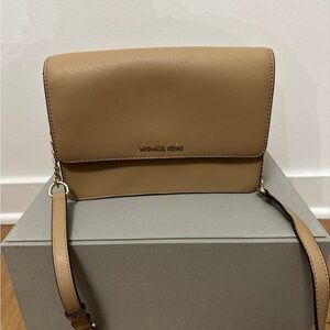 Michael Kors Crossbody!